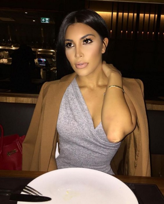 Kim Kardashian lookalike sends fans into meltdown