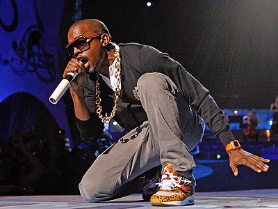 Rapper offers Kanye West $10 million to skydive in Dubai