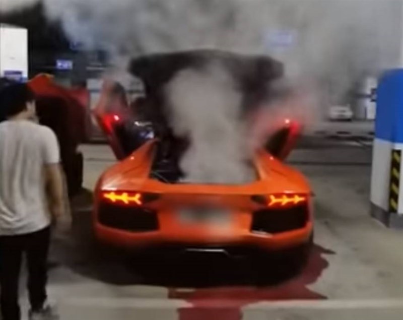 In Video: Lamborghini Totalled After Racers Try To Grill Meat Using Flaming Exhaust