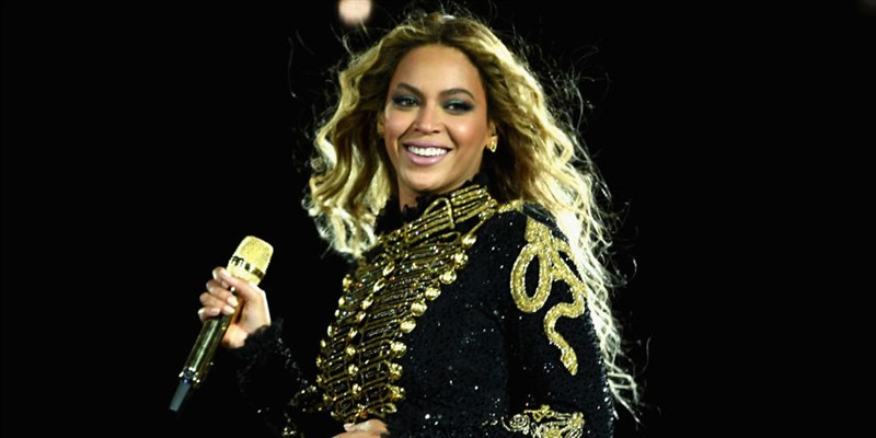 Beyonce Sneezed During a Concert and Fans Lost Their Minds