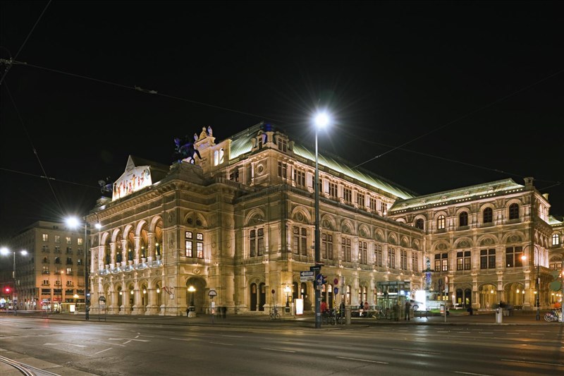 In Video: shooting Attack on a temple in Austria Vienna
