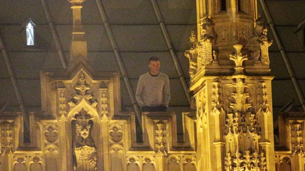 Man arrested after spending the night on the roof of the British parliament
