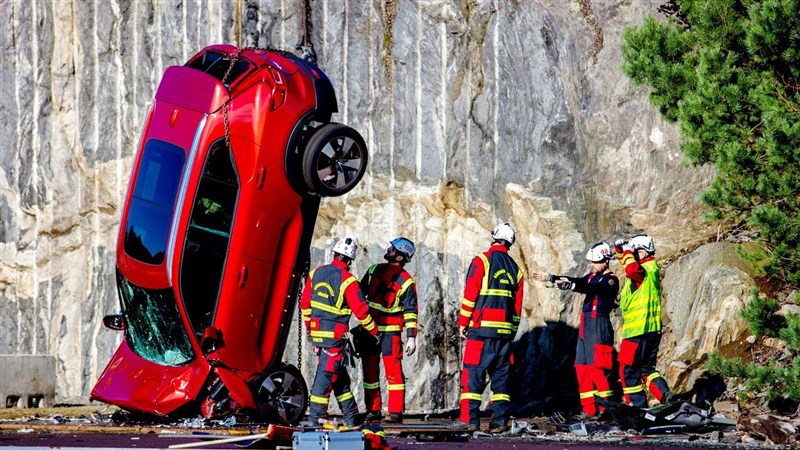 In Video:  Volvo throwing its cars from high altitude to prove their safety