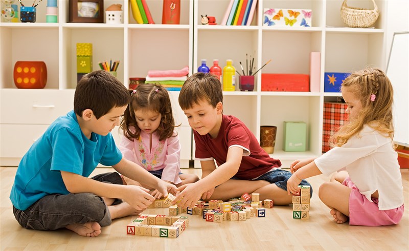 5 Benefits of Montessori Education