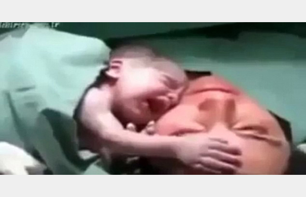 Newborn Baby Doesnt Want To Leave Her Mother