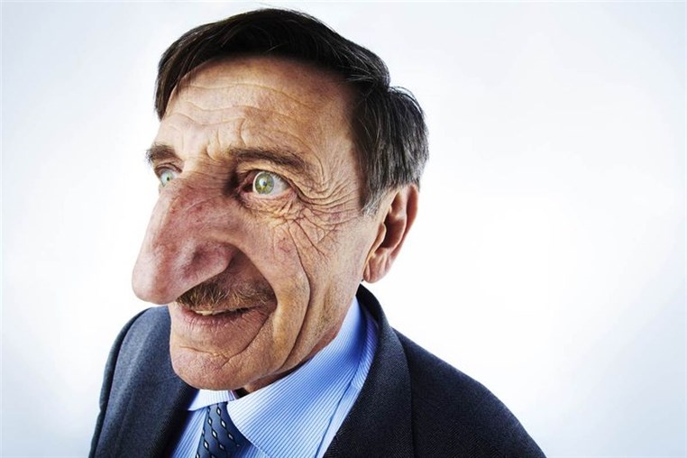 Longest nose on a living person: new guinness record