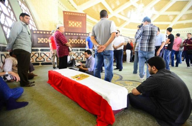 Celebrities and fans say final goodbye to Nour el Sherif in Cairo