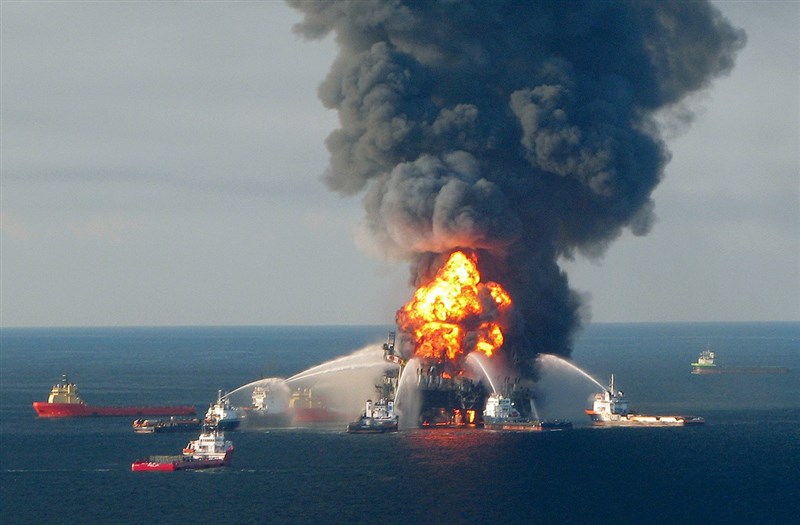 In Video: Atlantic Ocean Sets On Fire In Gulf Of Mexico