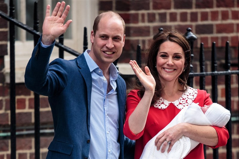 Prince William and Kate Middleton Reveal Their Royal Baby Boy's Name!