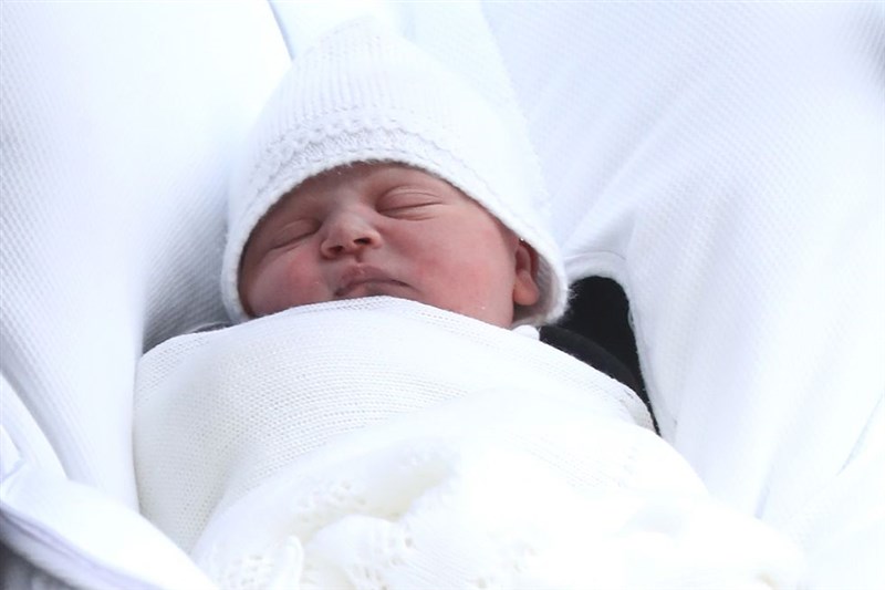 The First Photos of the New Royal Baby Are Here!