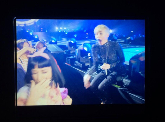 Miley Cyrus Kisses Katy Perry at Bangerz Concert