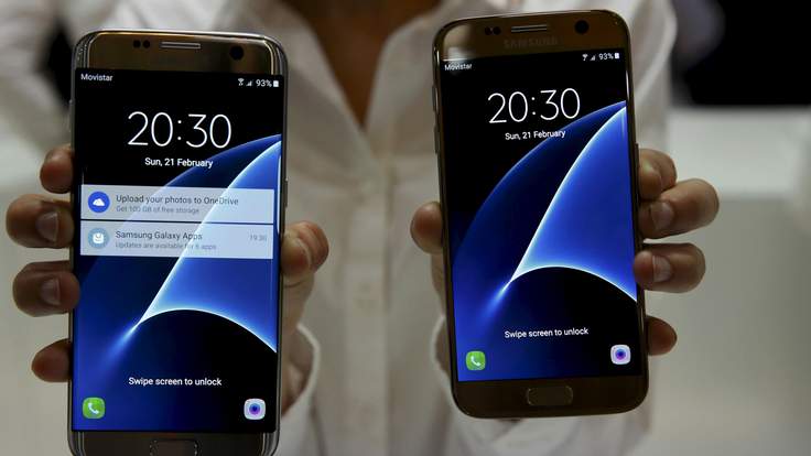 Samsung Unveils Waterproof Galaxy VR Handsets