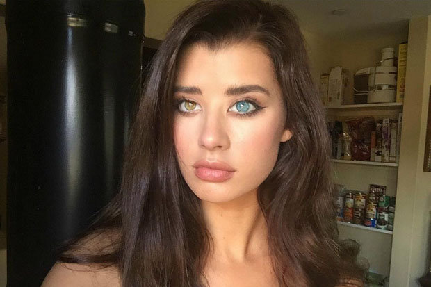 Models eyes hypnotises the internet