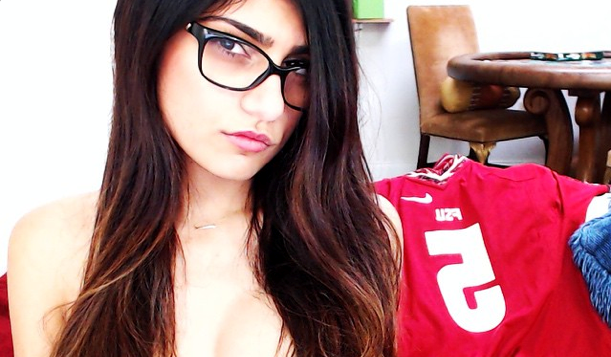 Mia Khalifa gets a Cringeworthy Messages from a Rapper