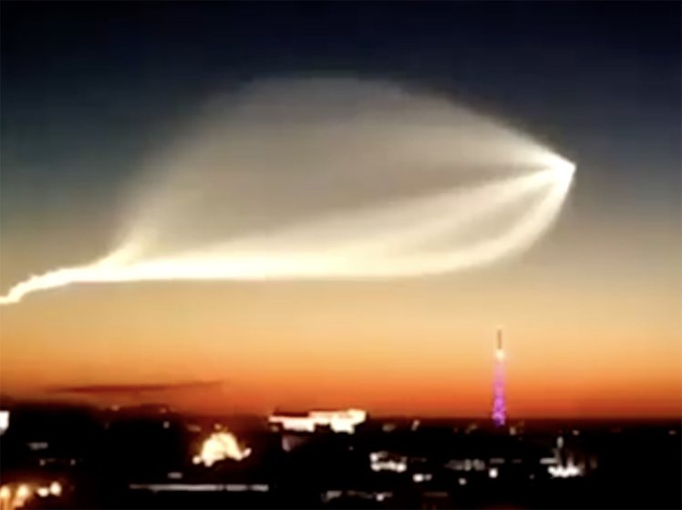 BIZZARE ‘UFO’ object lights up night sky near Russia World Cup city