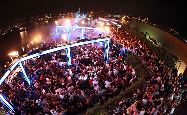 Famous SKYBAR Beirut has burnt down