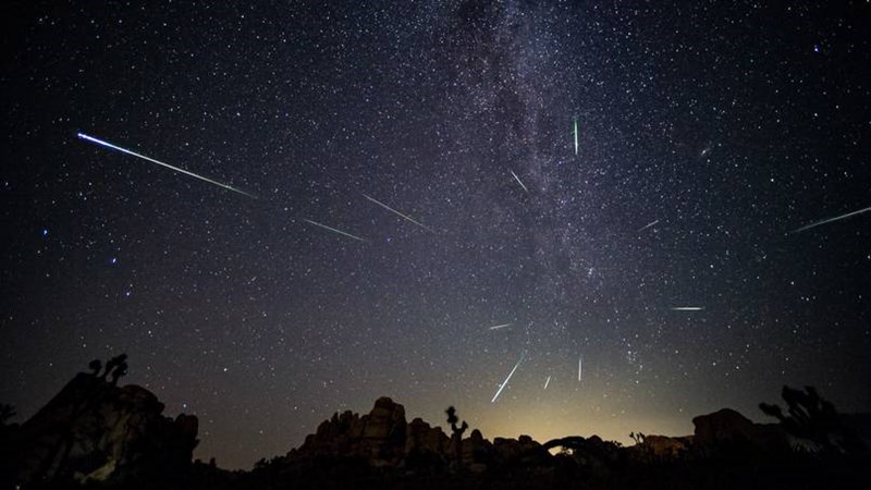 Hundreds Of Multi Coloured Shooting Stars Will Streak Across The Sky This Weekend