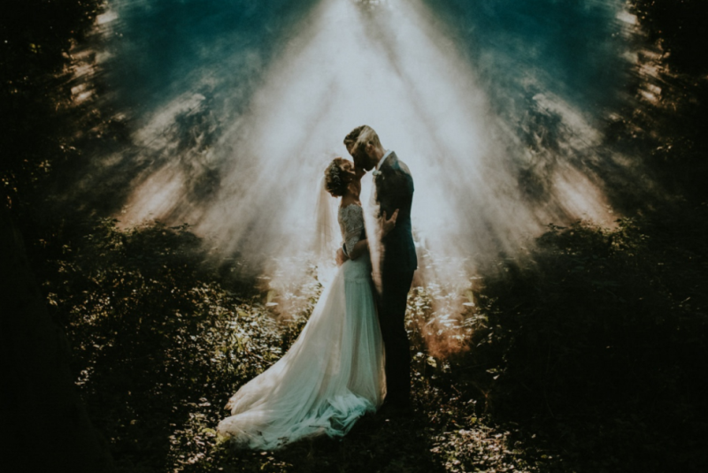 These Are The Best Wedding Photos Of 2016 And They’re Stunning