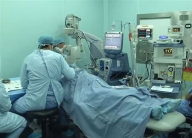 إنجاز طبي غير مسبوق: طبيب لبناني يعيد البصر لرجل أعمى منذ 30 عاماً