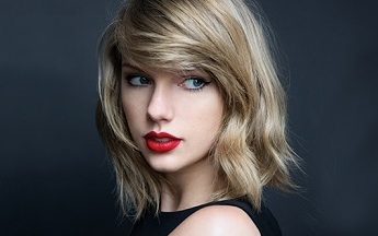 Taylor Swift donates $10,000 