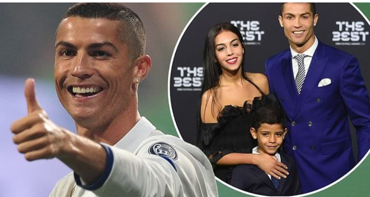 Cristiano Ronaldo welcomes the birth of twins