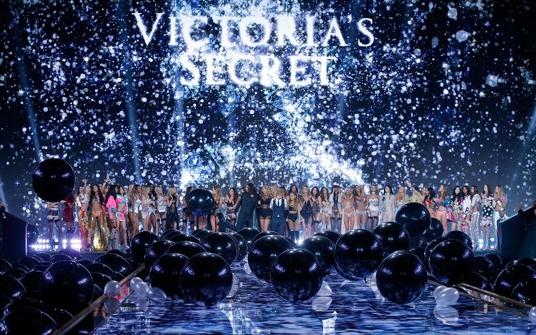 Victoria’s Secret Fashion Show 2015