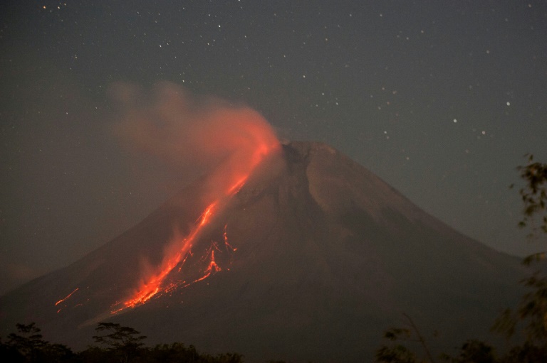 In Video: Rare Natural Event in Alaska Sees 3 Volcanoes Erupting at The Same Time