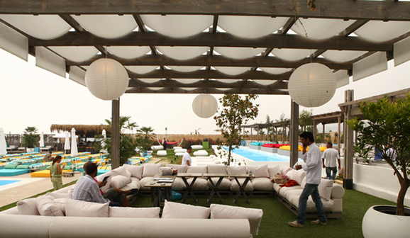 Iris Beach Club