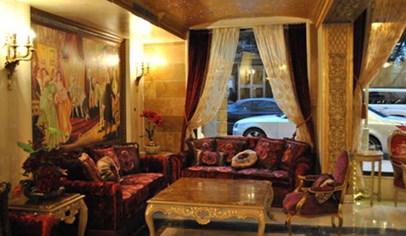 Q Hotel