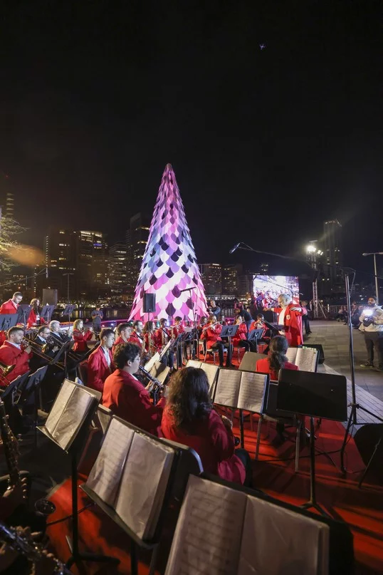 Joy with Every Turn: Zaitunay Bay Unveiled Lebanon’s First Rotating Tree