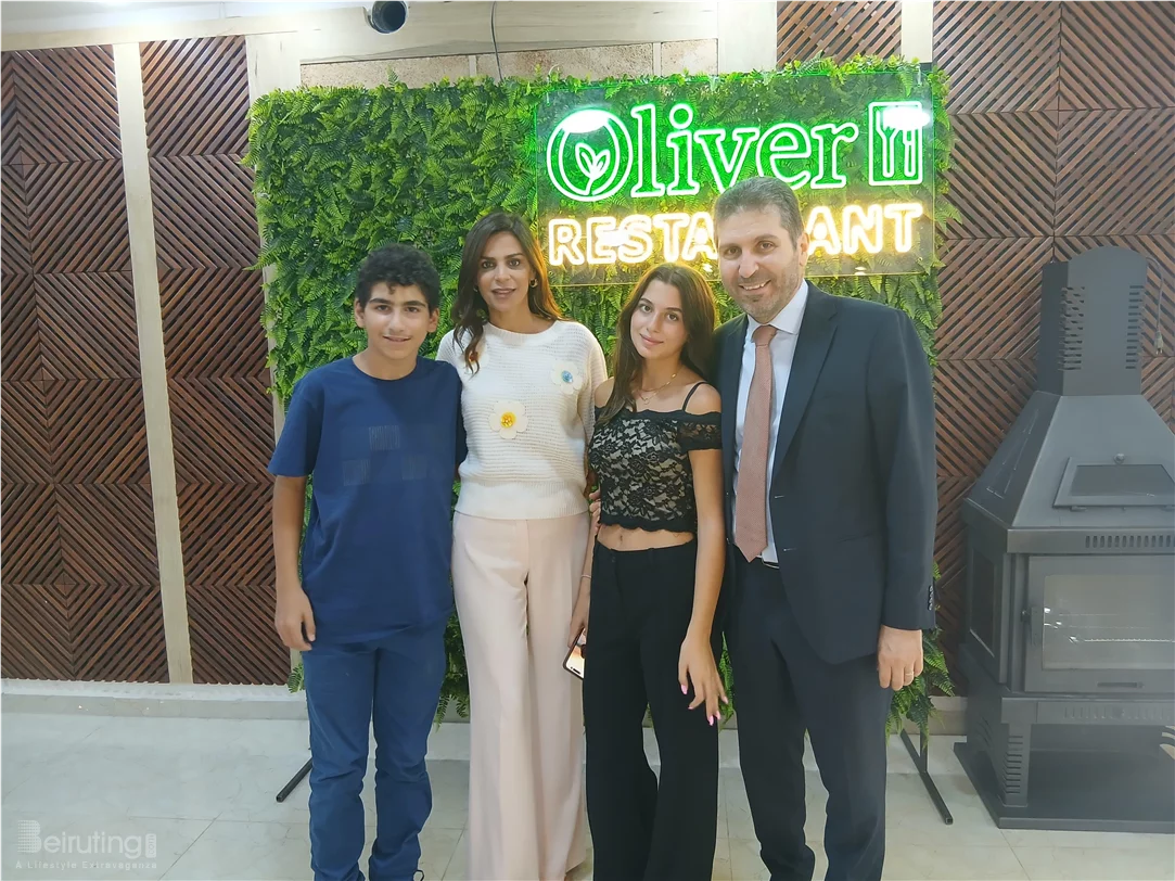 لأنو بيلبقلنا الفرح، وبيلبق لجمعاتنا تكون عامرة بالحب والوفا  و الفرح