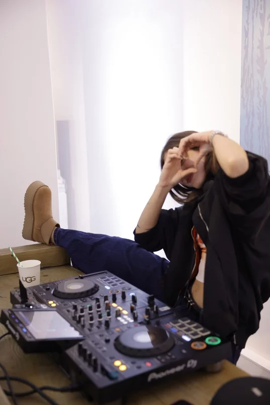 UGG BRINGS ITS AW25 COLLECTION TO LIFE AT AOUT GALLERY IN BEIRUT