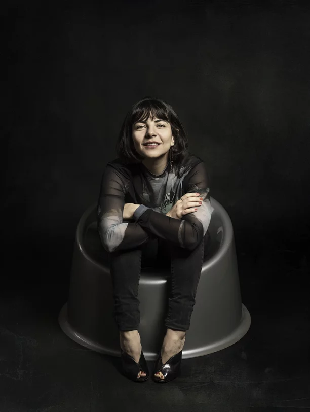 Joanna Khalaf brings the issue of Lebanese women’s rights to the stage in Paris “Libanaise, de Mère en Fille” at the Nouvel Acte Festival