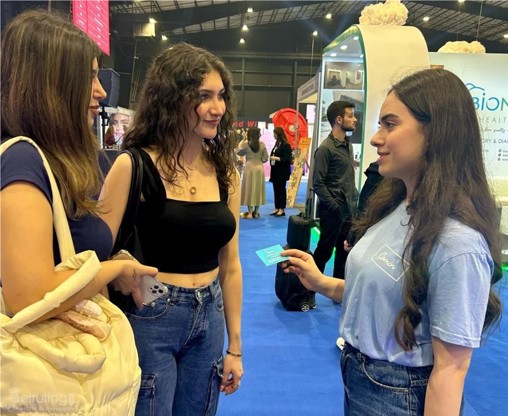 USJ Business Students Gain Real-World Experience through Comin Academy at the Beauty and Wellbeing Forum