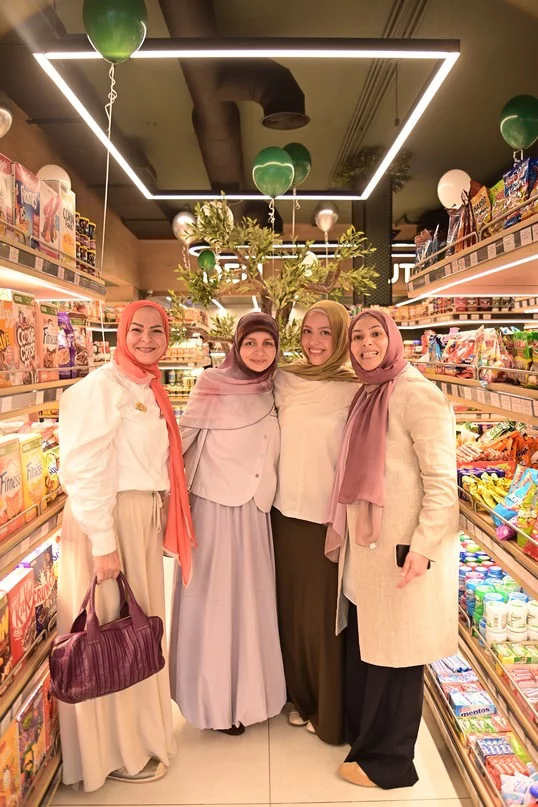 Grand Opening of Groots