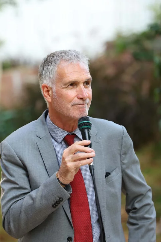 Rencontre littéraire au GGLFL : Claude Saadé Messan dédicacé son livre Démocratie en Déroute