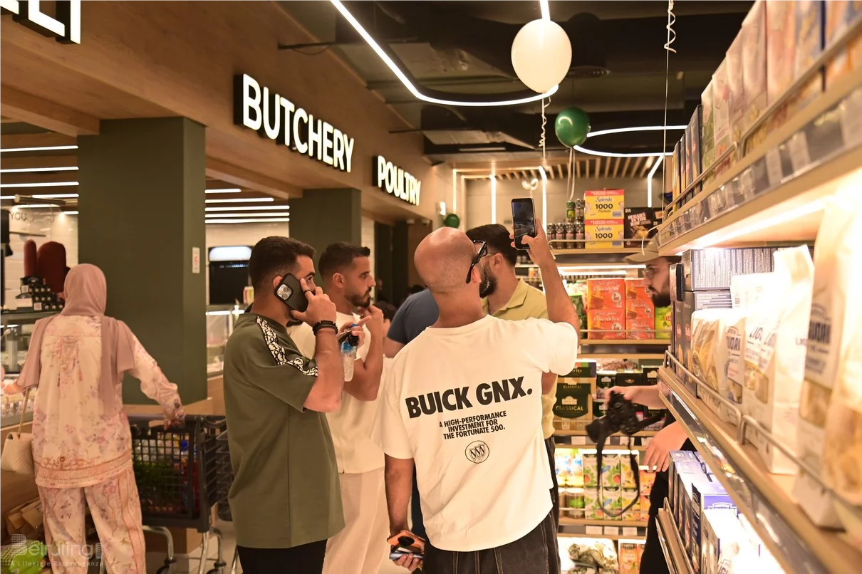 Grand Opening of Groots