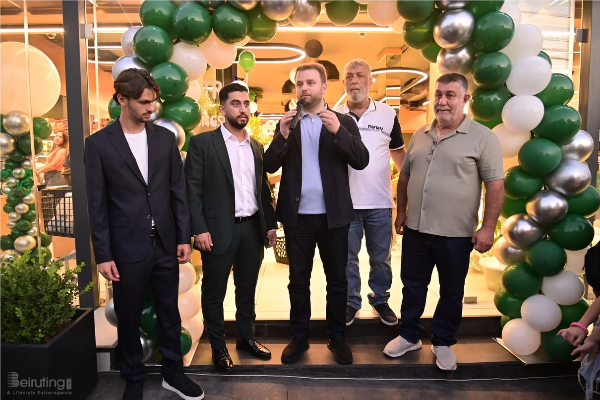 Grand Opening of Groots