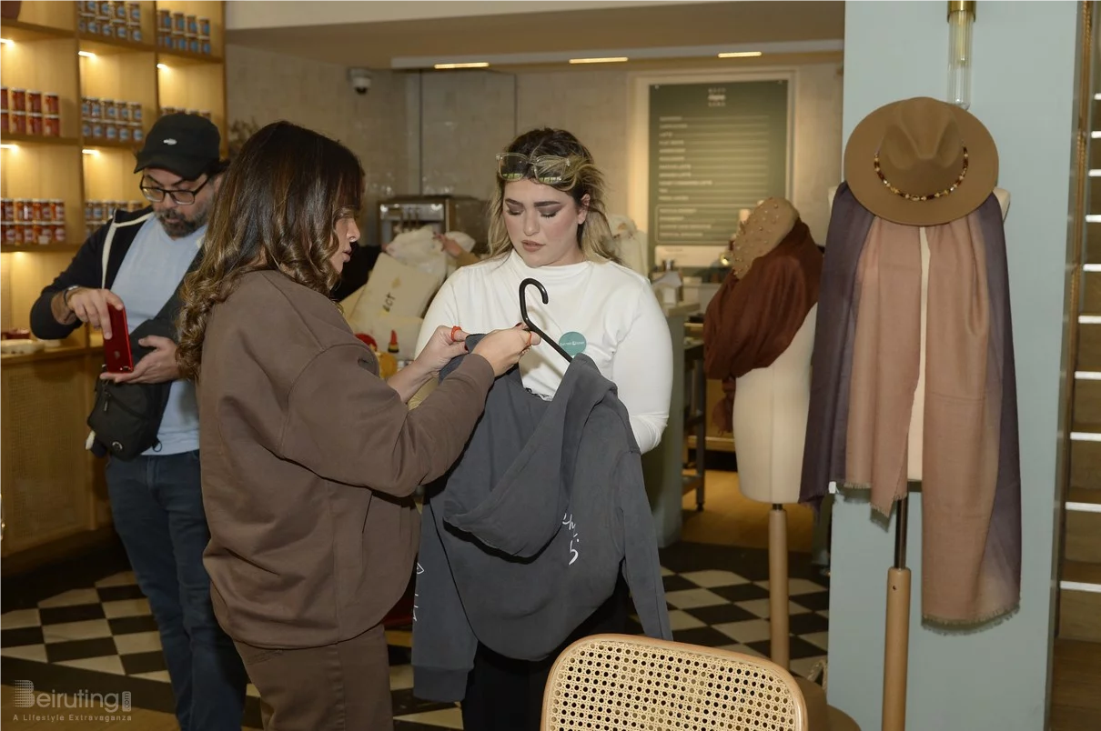 Decorate & Donate at Beit Sara