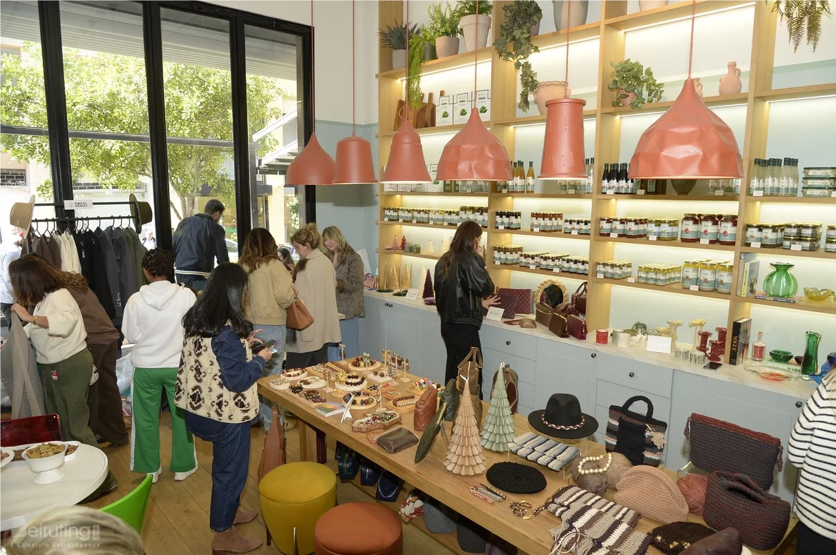 Decorate & Donate at Beit Sara