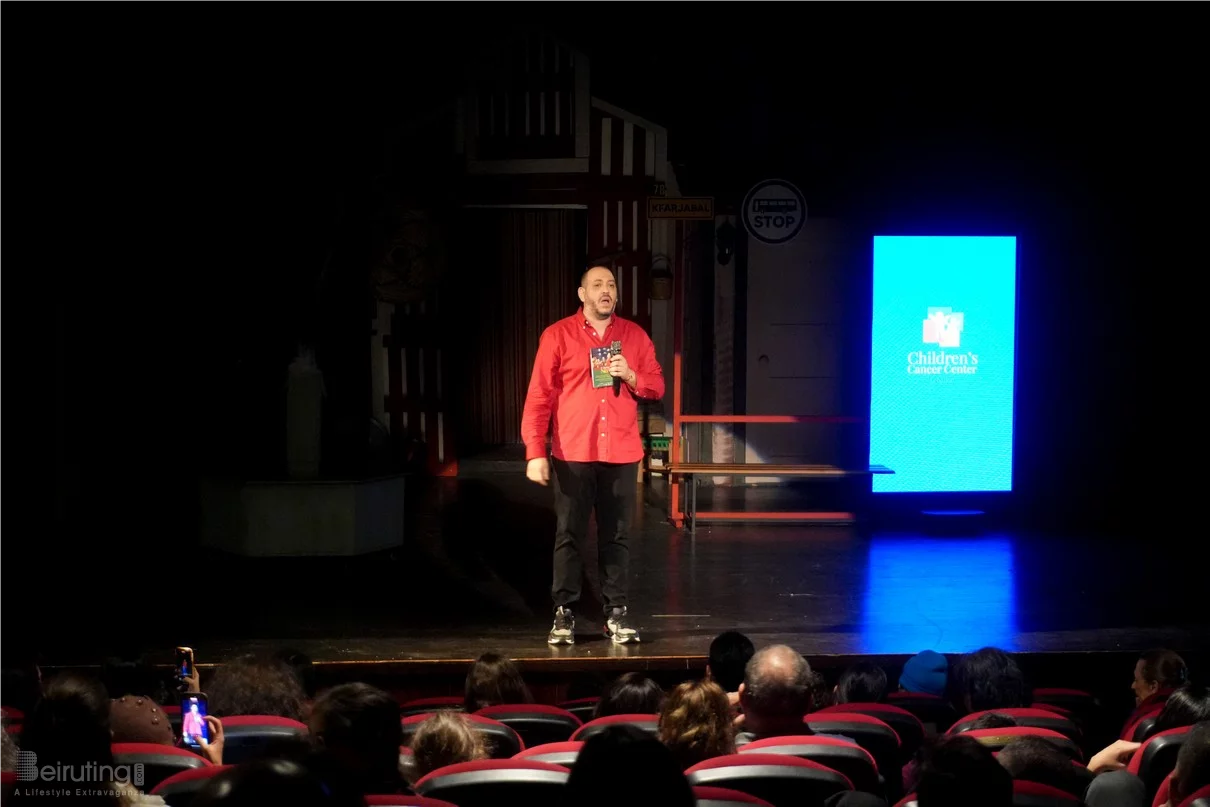 Claire, dans le nouveau spectacle L’ÉTRANGÈRE DE NOËL