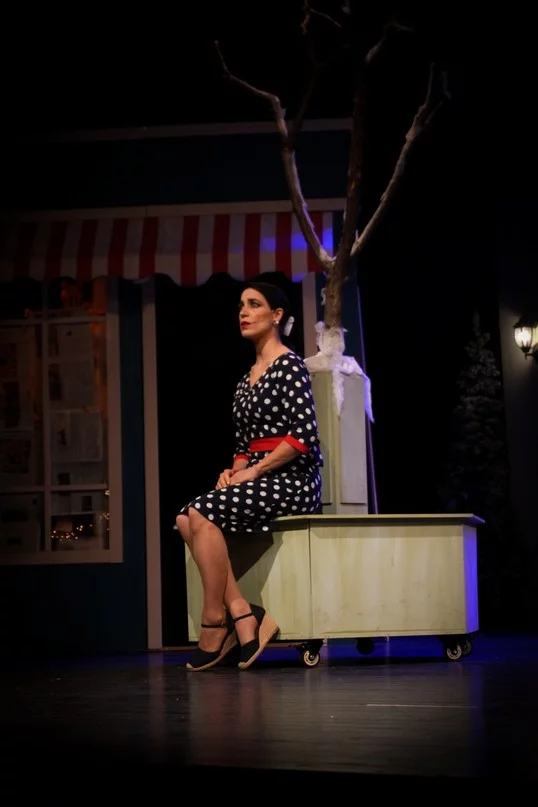 Claire, dans le nouveau spectacle L’ÉTRANGÈRE DE NOËL