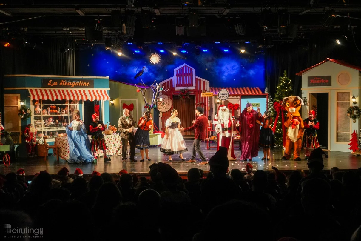 Claire, dans le nouveau spectacle L’ÉTRANGÈRE DE NOËL