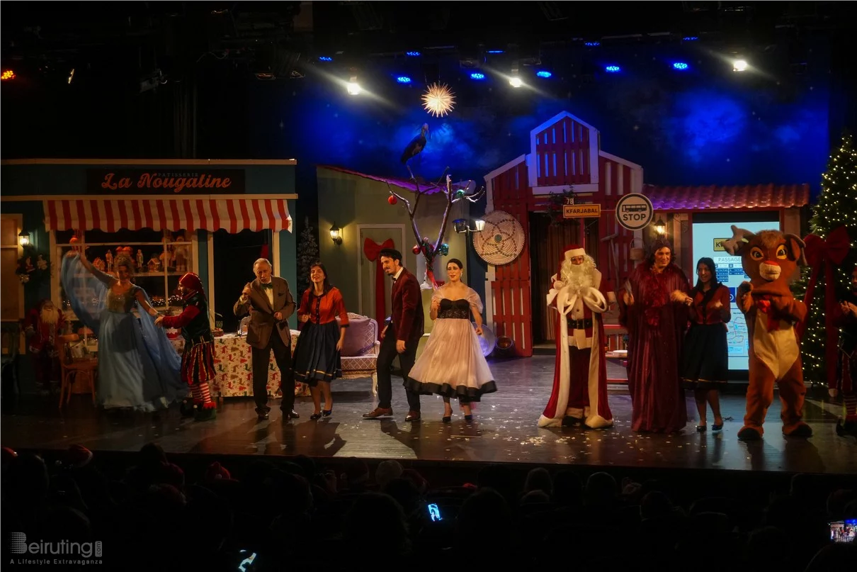 Claire, dans le nouveau spectacle L’ÉTRANGÈRE DE NOËL