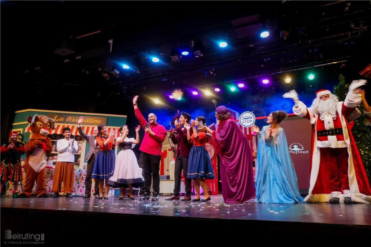 Claire, dans le nouveau spectacle L’ÉTRANGÈRE DE NOËL