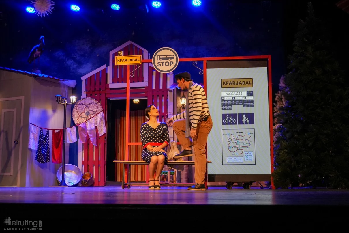 Claire, dans le nouveau spectacle L’ÉTRANGÈRE DE NOËL