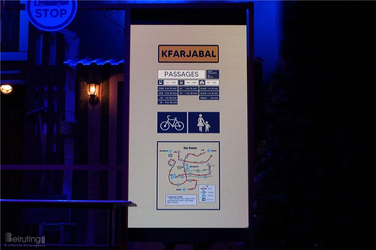 Claire, dans le nouveau spectacle L’ÉTRANGÈRE DE NOËL