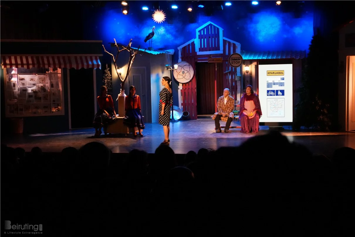 Claire, dans le nouveau spectacle L’ÉTRANGÈRE DE NOËL