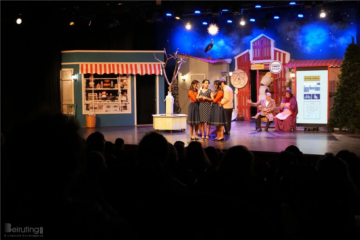 Claire, dans le nouveau spectacle L’ÉTRANGÈRE DE NOËL