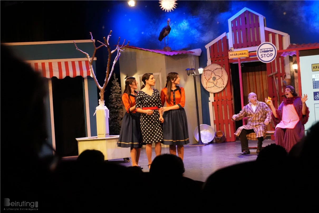 Claire, dans le nouveau spectacle L’ÉTRANGÈRE DE NOËL